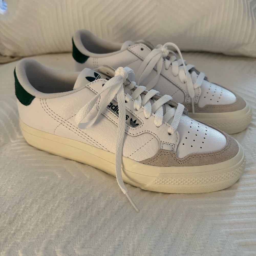 Adidas Sneakers